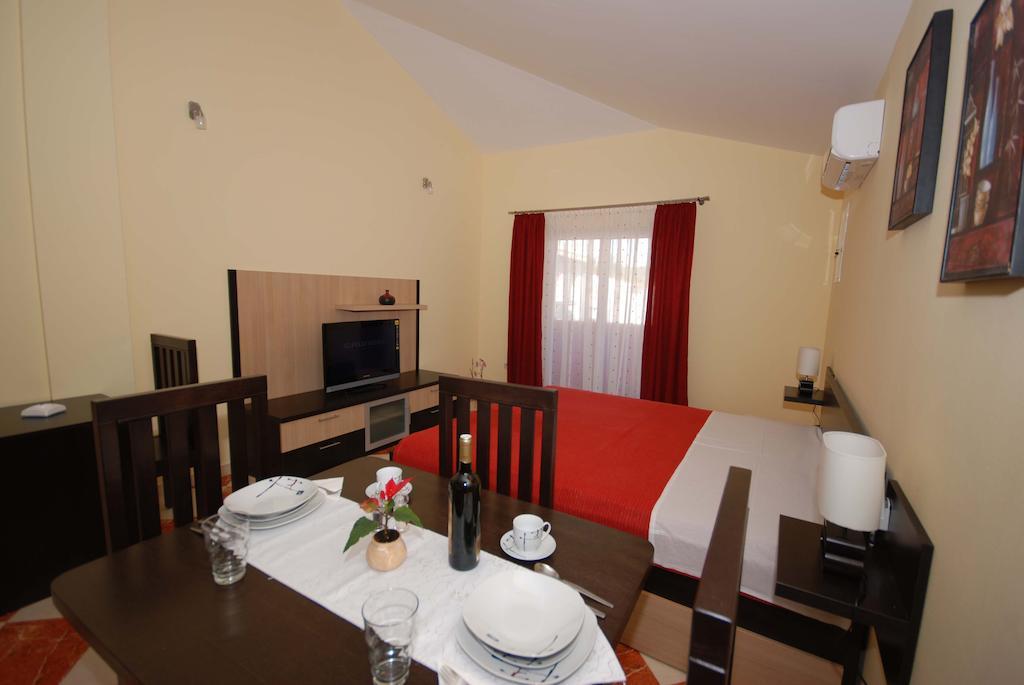 Apartments Stepic Trogir Oda fotoğraf