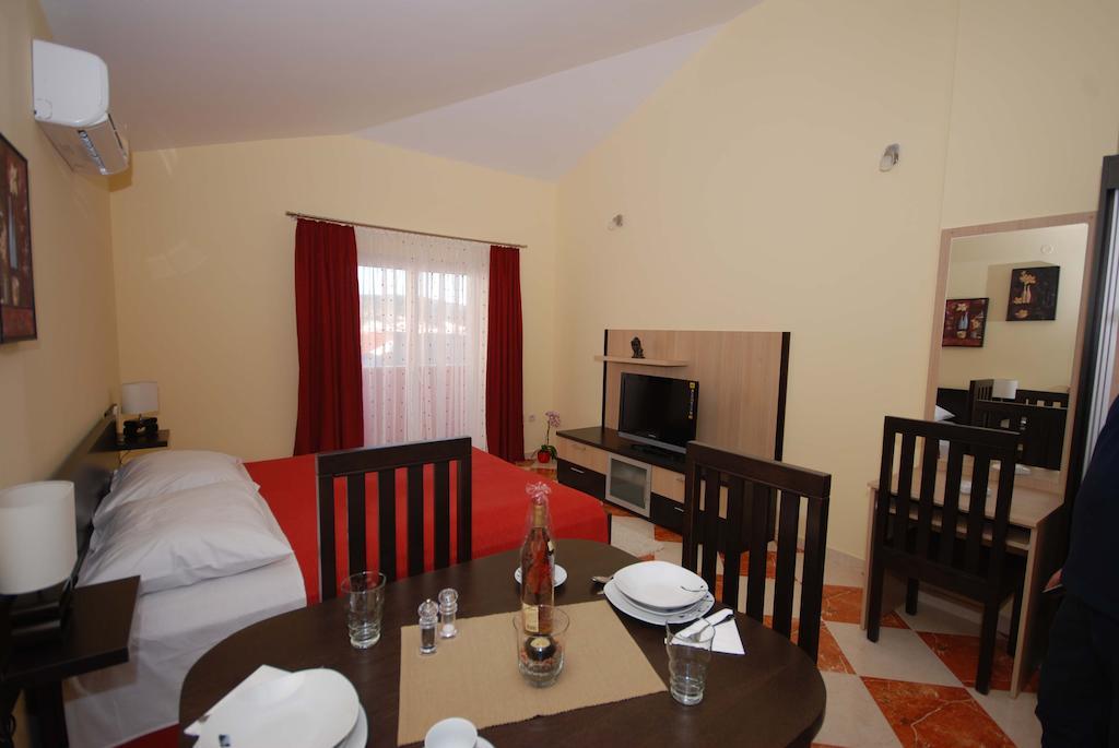 Apartments Stepic Trogir Oda fotoğraf