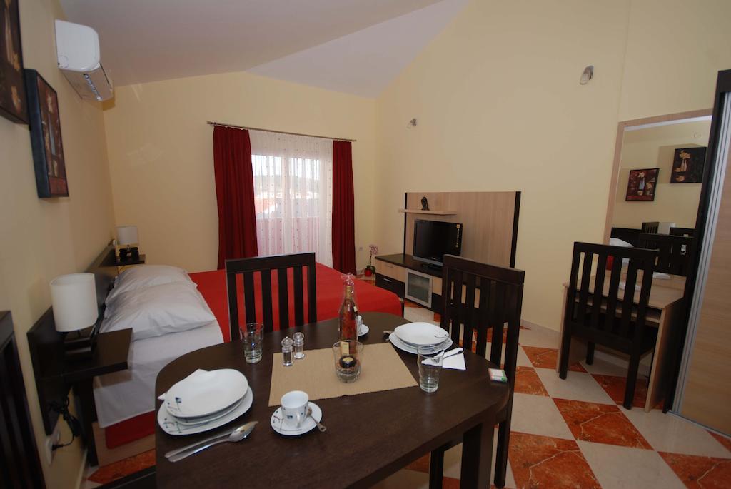 Apartments Stepic Trogir Oda fotoğraf